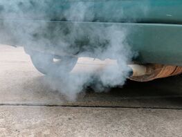 Старый автопарк усиливает смог в&nbsp;Кыргызстане. Что придумали чиновники 