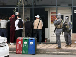 Миллионы сомов и&nbsp;долларов: ГКНБ накрыл сеть нелегальных обменников на&nbsp;&laquo;Достуке&raquo; 